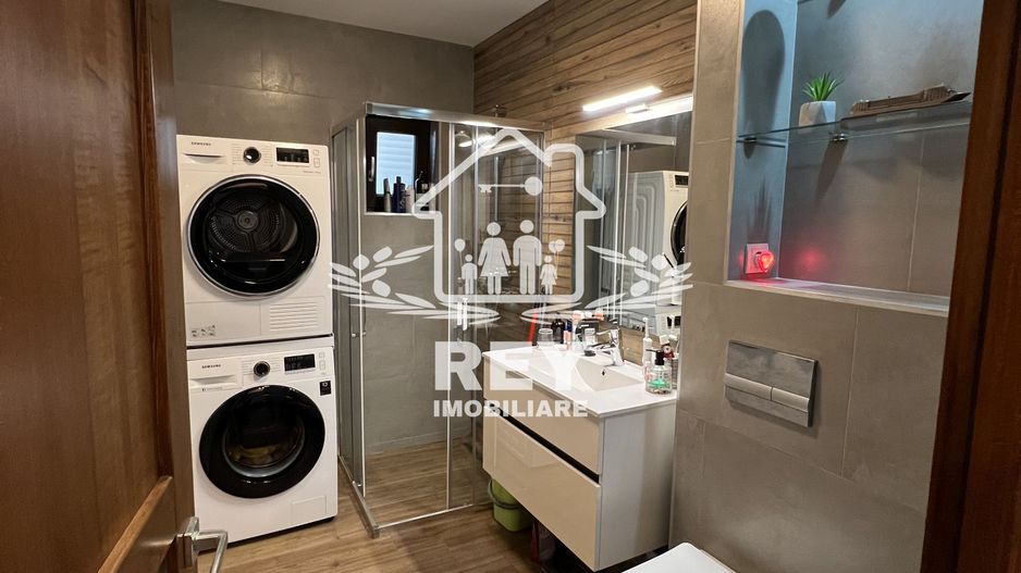 Casă de tip triplex la vânzare 6 camere /Șelimbăr /Secția 1 de Poliție - Poză 22