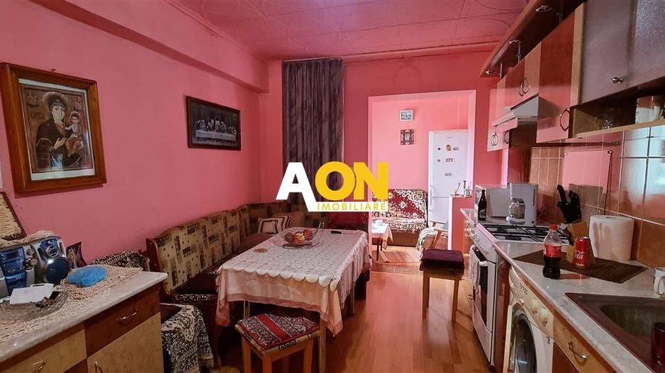 De vanzare apartament 3 camere Ampoi 2 - Poză 2