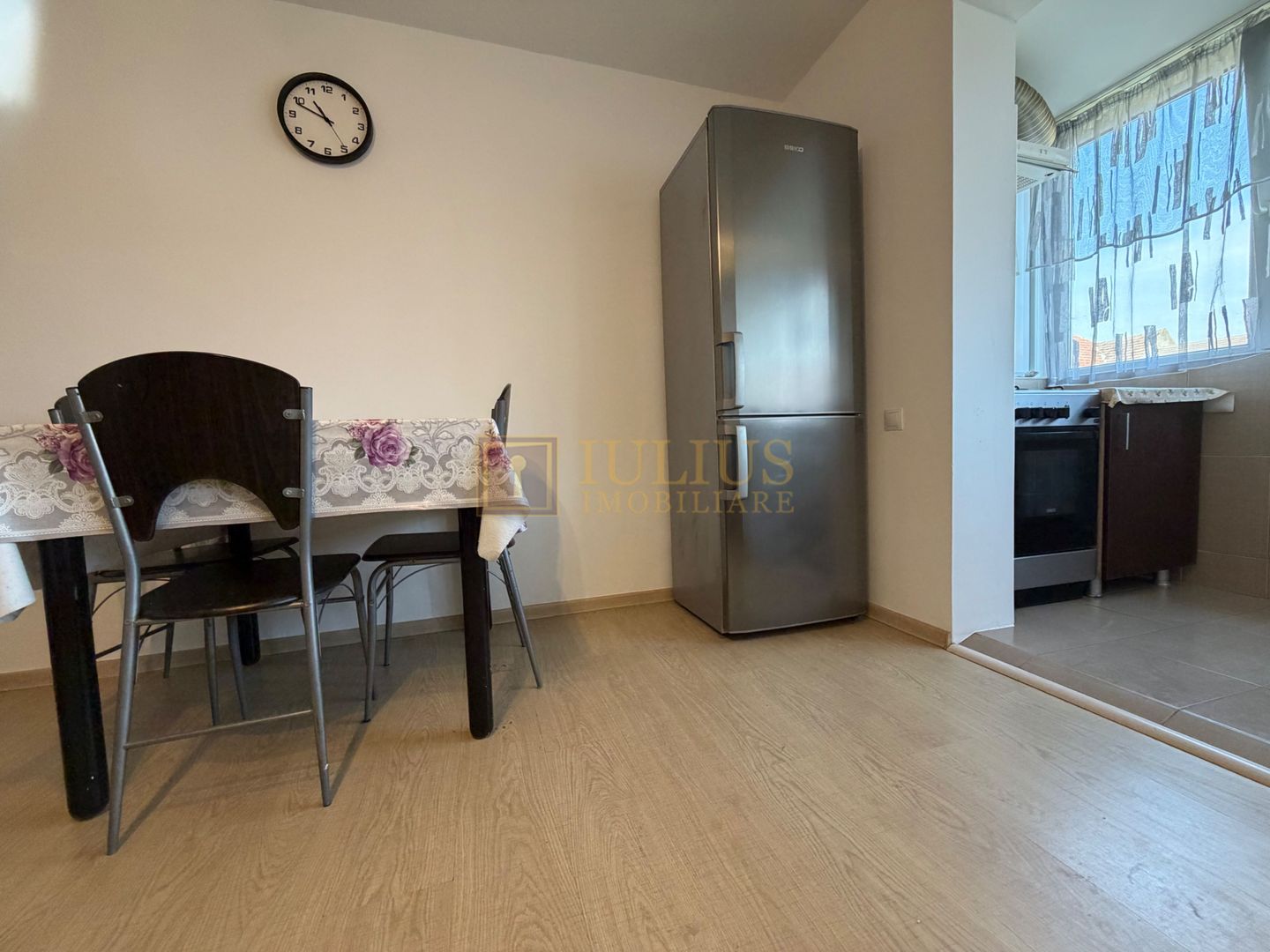 2 dormitoare, centrala proprie, bloc anvelopat. Girocului-Mag. Prospero - Poză 3