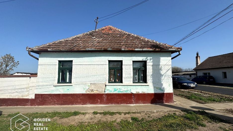 Casa cu teren 959 mp, Iratosu, Zona buna, Comision 0% - Poză 1