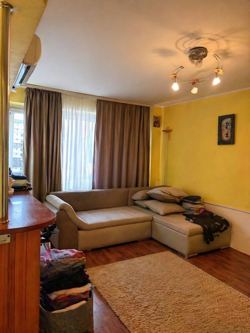 De vanzare apartament cu 4 camere, Dunarea Mall, 95.000 euro - Poză 1