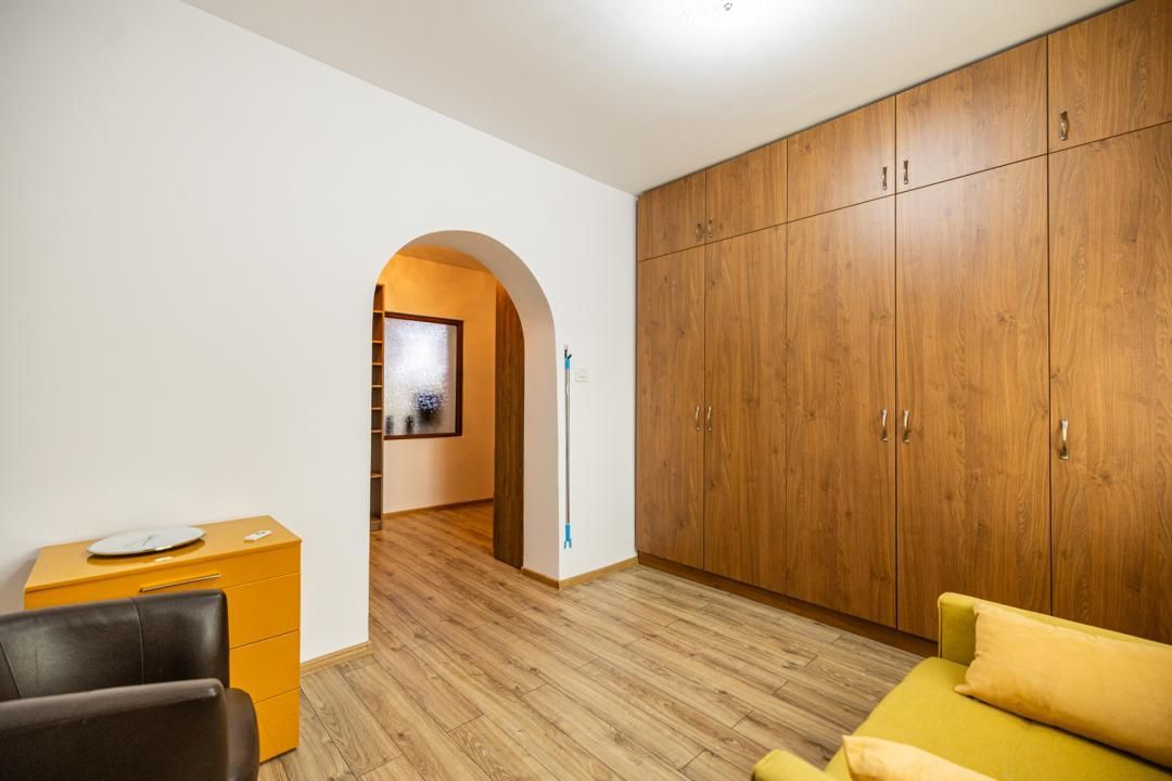 Casa parter, renovata, mobilata, gradina amenajata, str Petofi Sandor-Dumbravita - Poză 16
