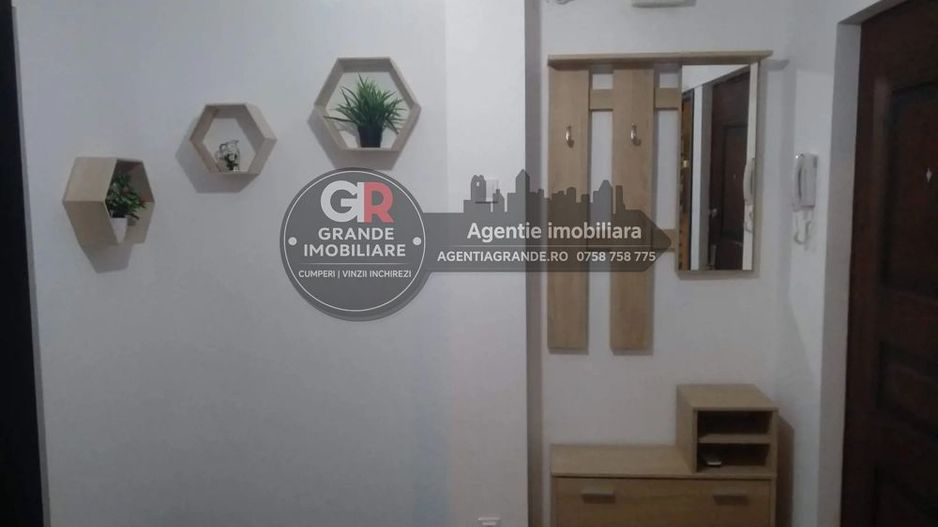 C5 apartament 2 camere utilat, mobilat, cu centrala pe gaz - Poză 3