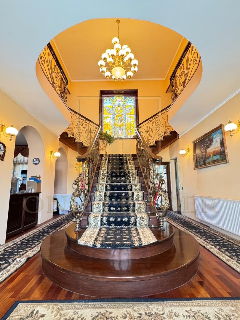 Casă Exclusivistă în Stil Baroc | 330 mp | Teren 1.200 mp - Poză 3