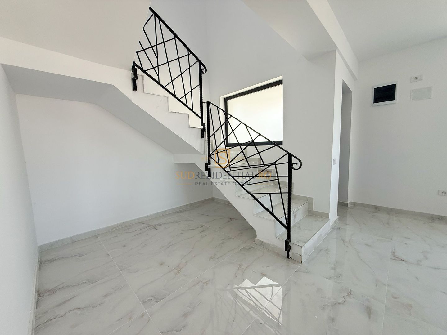 Vila Individuala / Intrare in comuna Berceni / 4 Camere / 3 Bai - Poză 7
