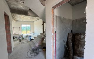 Sanmihaiul Roman Duplex P+M,4 Camere,terasa spatioasa - Poză 4