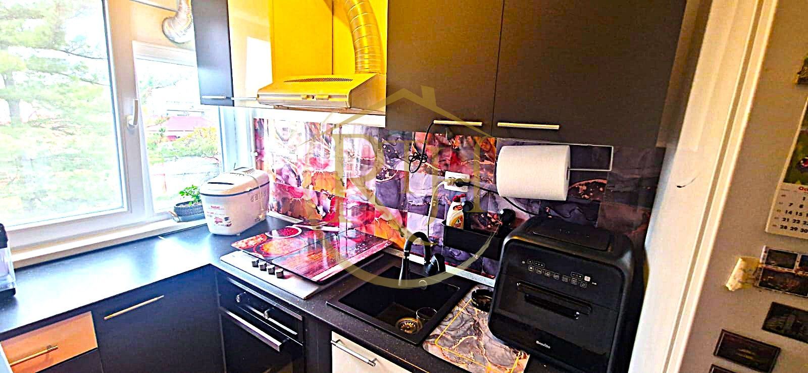 Vand apartament cu 4 camere in zona spitalul judetean,comision ,,0'' - Poză 16