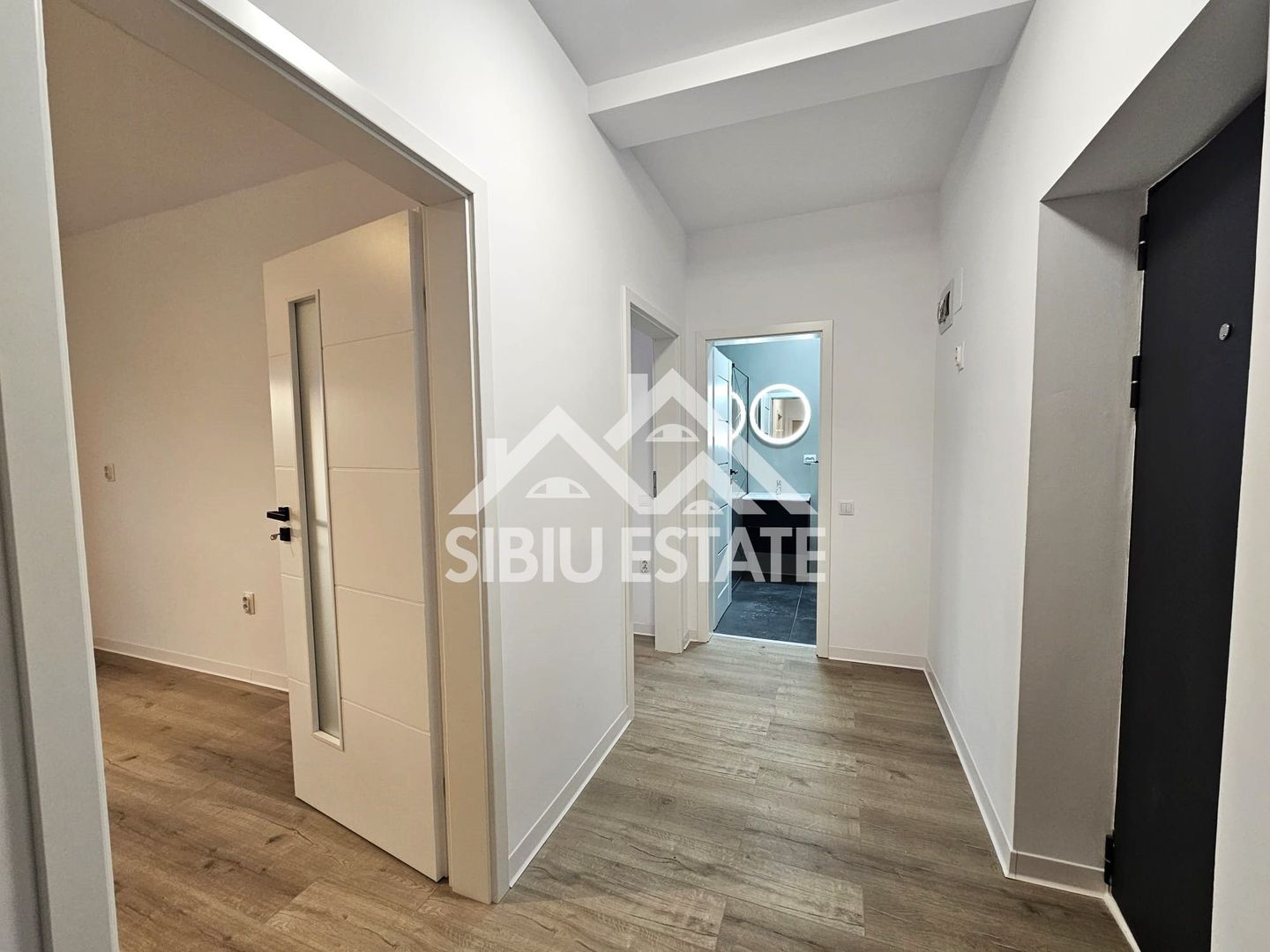 Apartament 2 camere etaj 1, decomandat clasic - Poză 1