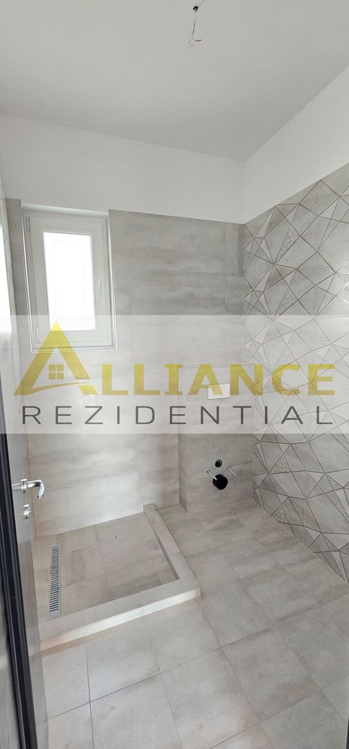 Casa 4 Camere | 200 M de Blv. | Curte amenajata - Poză 8