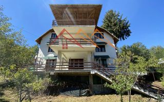 Vila de vanzare, teren 3100 mp, 7 camere, 6 grupuri sanitare, 3 CT, an 1997 - Poză 66