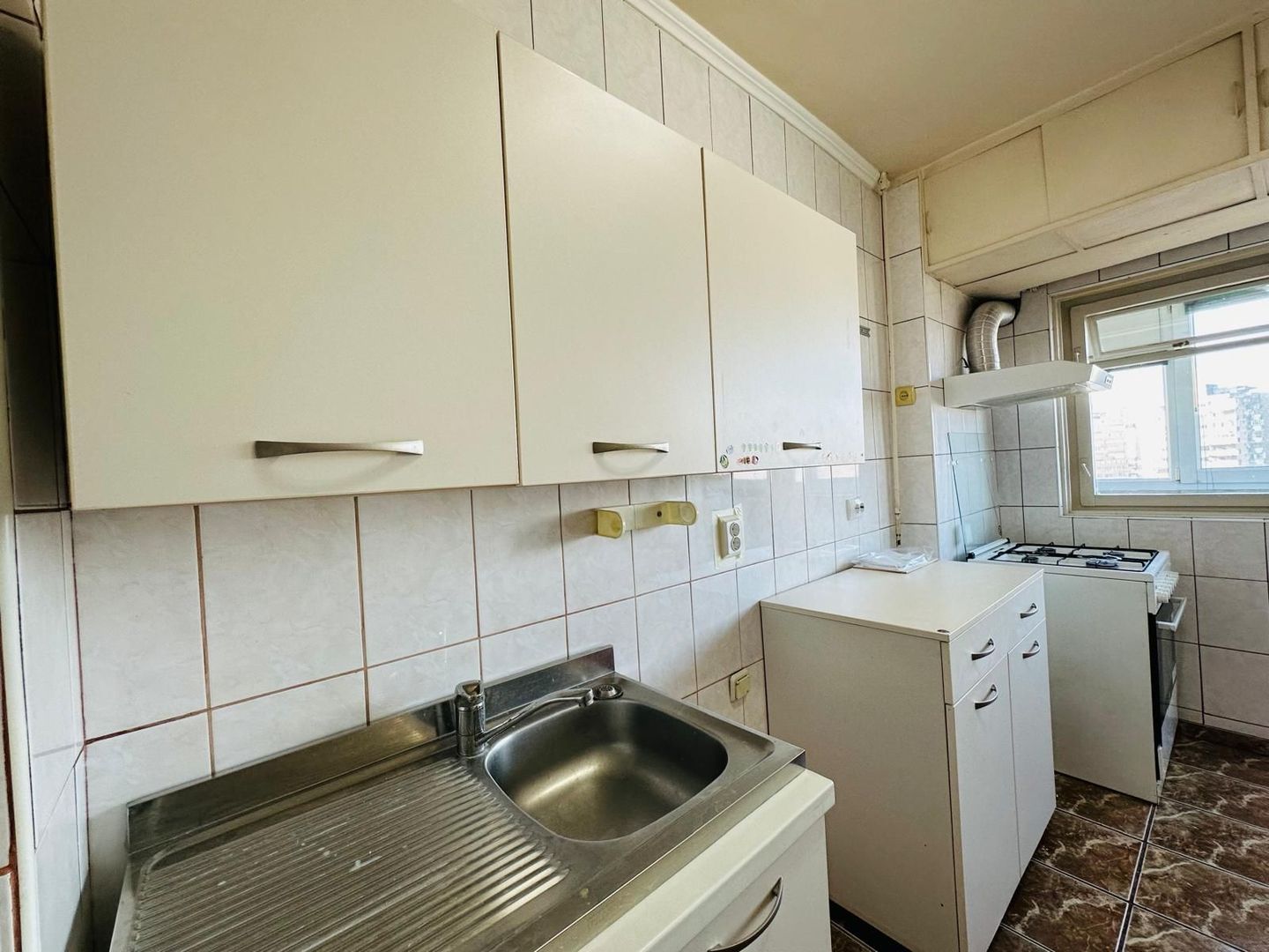 Apartament luminos 3 camere cu balcon generos Parcul Plumbuita - Poză 12