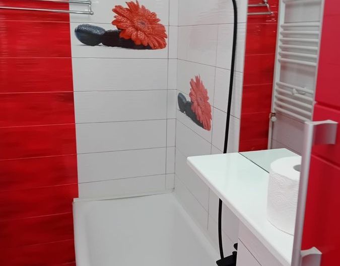 GARSONIERA MODERNA RENOVATA MOBILATA SI UTILATA BLOC 1982 - Poză 8