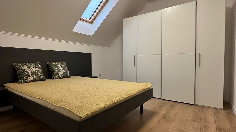 Apartament 4 camere,2băi,bloc NOU,1 parcare,zona 7 Noiembrie - Poză 3