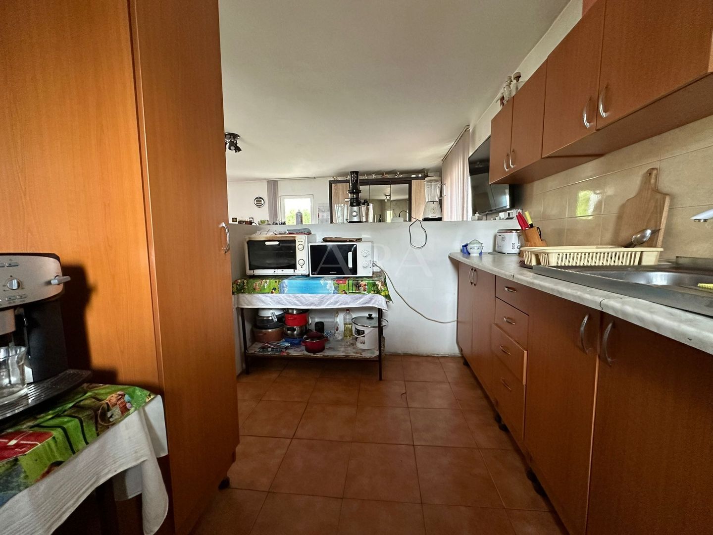 Casa cu 4 camere de vanzare in Iris - Poză 3
