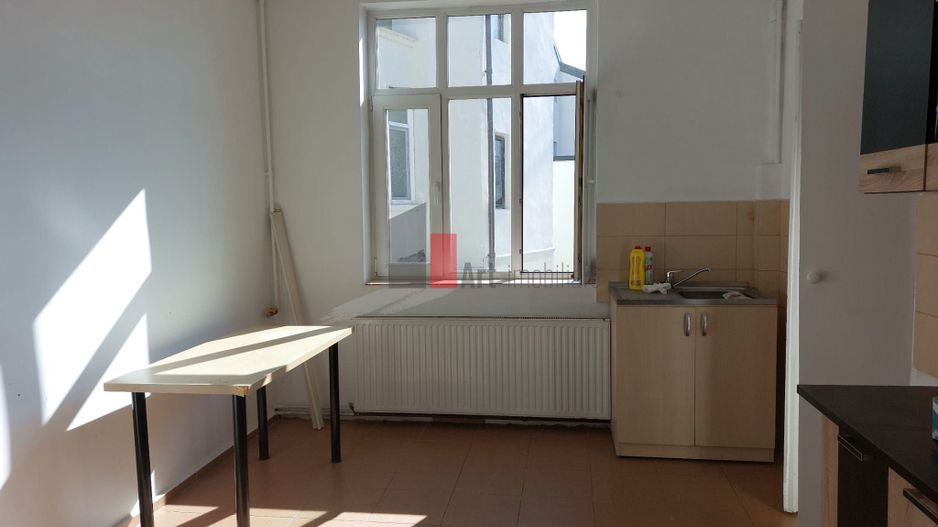 Spatiul "NESTALAN", et. 1 in vila, INTRARE SEPARATA, SINGUR PE NIVEL - Poză 18