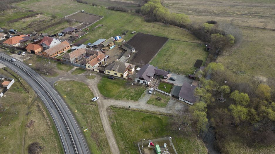 Proprietate imobiliară cu potențial extraordinar! - Poză 64