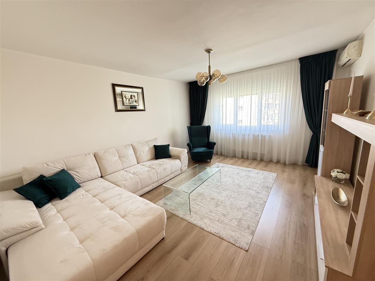 Inchiriere apartament 3 camere Calea Vitan - Vitan Mall Bucuresti - Poză 1