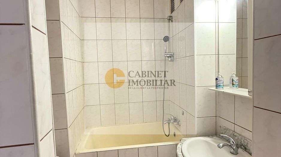 3 camere  | Piata Romana | 2 balcoane deschise - Poză 9