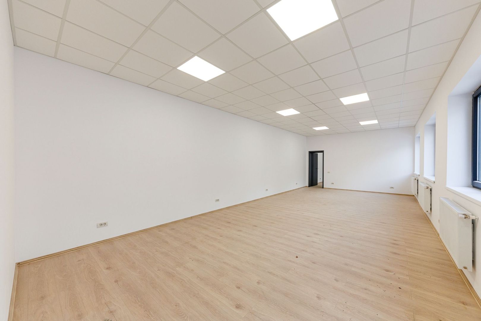 Prima inchiriere - Spatiu birouri 70 mp | Grup sanitar&Zona Chicineta - Poză 11