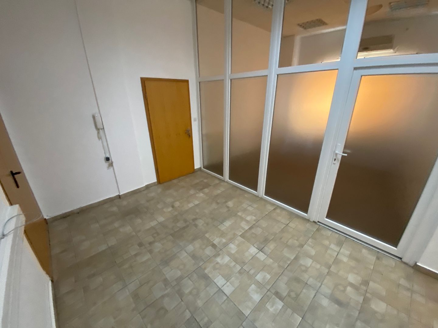 Cladire de birouri zona Olimpia Stadion  suprafață 1.100 mp - Poză 30