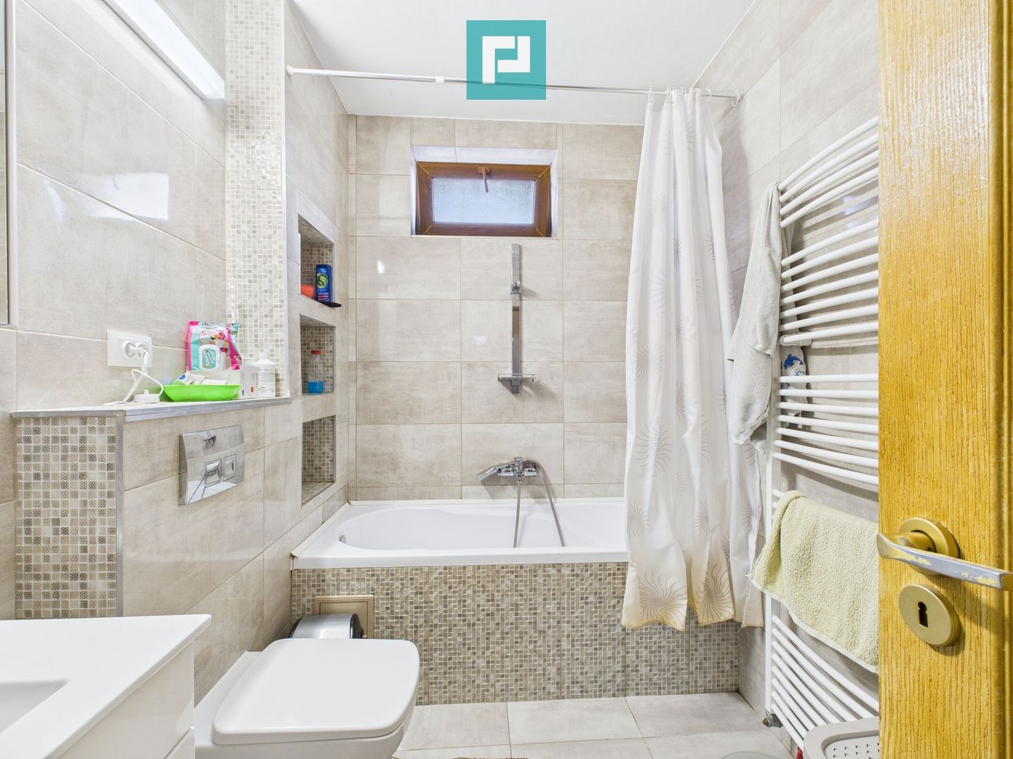 Casă cu 2 camere nou renovată cu anexă în Nădab - Poză 6