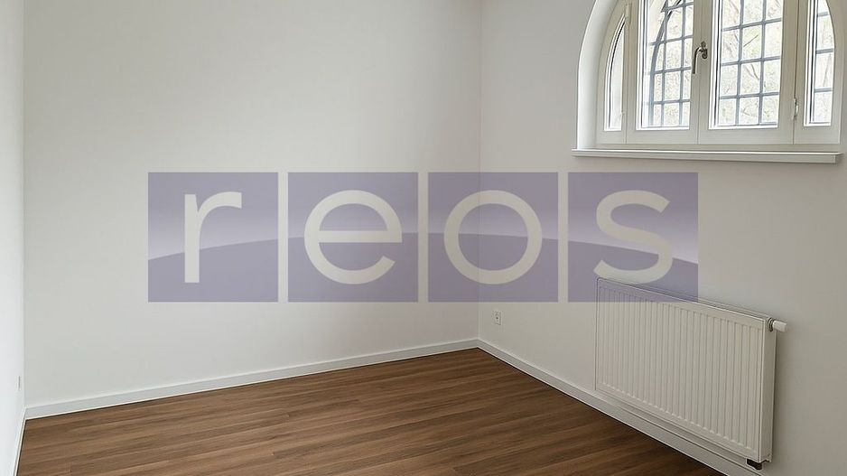 VANZARE 2 CAMERE | VILA INTERBELICA | RENOVAT TOTAL | DEMISOL INALT | - Poză 3