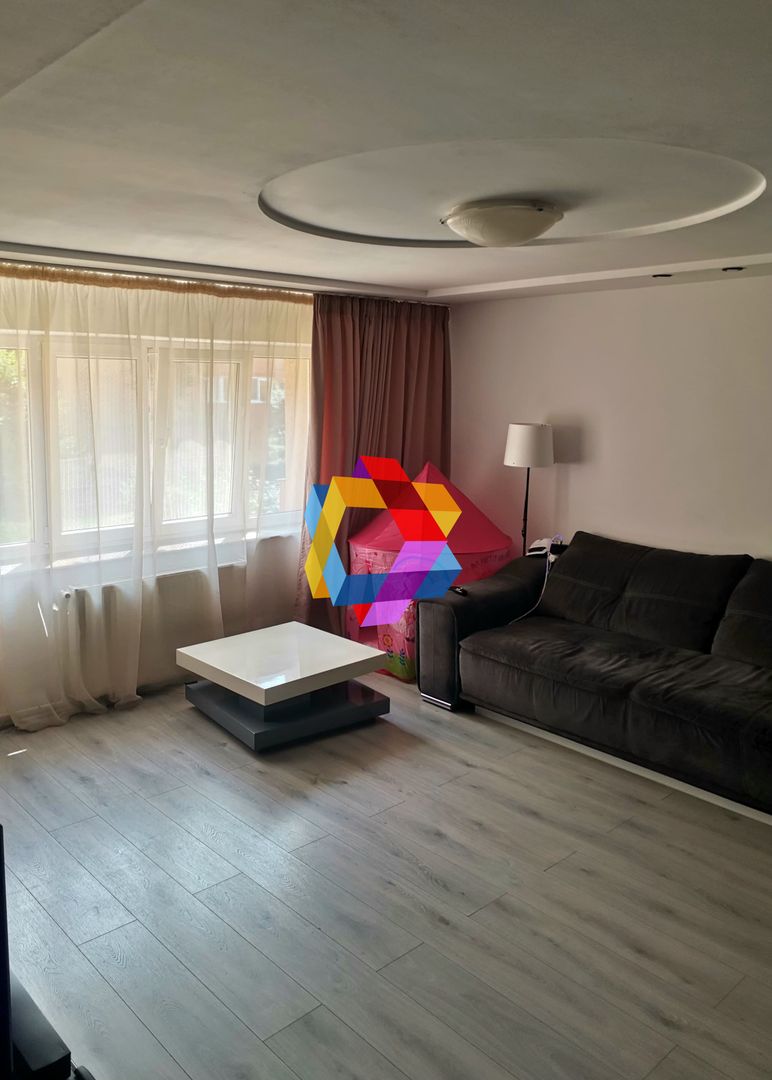 Apartament cu trei camere, zona Racadau 74 mp - parcul Trandafirilor - Poză 2