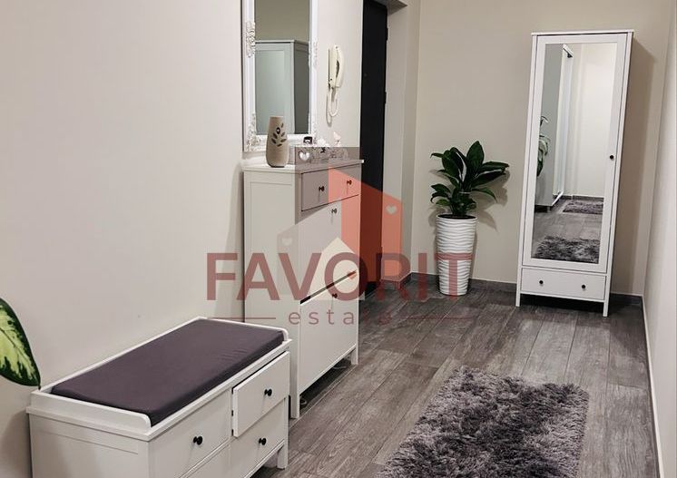 Etaj 1. Mobilat si utilat. Spatios. 2 locuri de parcare - Poză 3