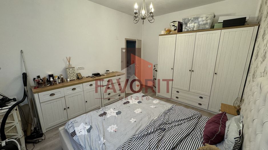 Mobilat si utilat. Pozitie excelenta. Villa construita in 2017 - Poză 10