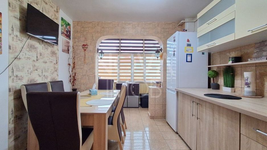 Apartament de inchiriat 3 camere etajul 4, cu lift,  Zona Vasile Aaron - Poză 7