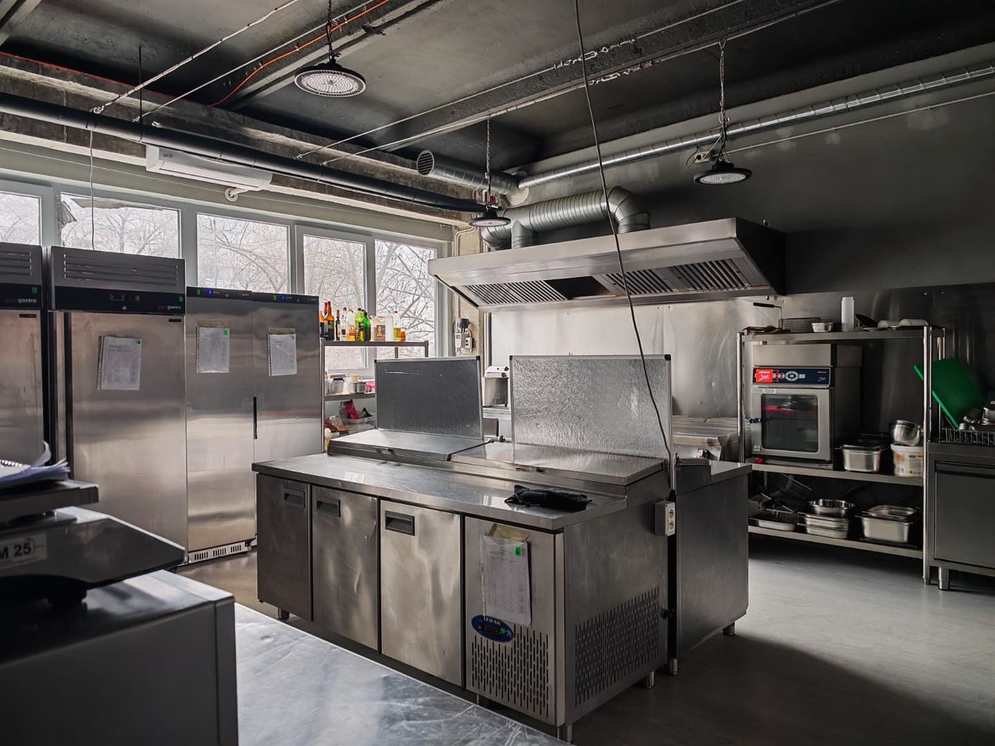 Spațiu  576mp+120mp curte  la 5 minute de Metrou Pipera - Poză 14