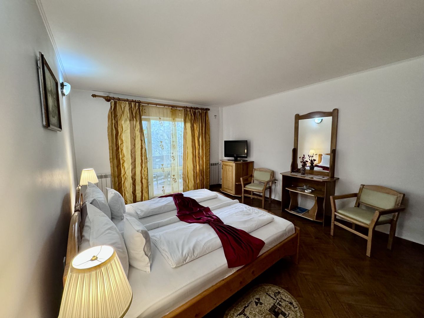 Hotel 20 camere Delta Dunarii 100 m deschidere teren 12000 mp acces auto - Poză 15