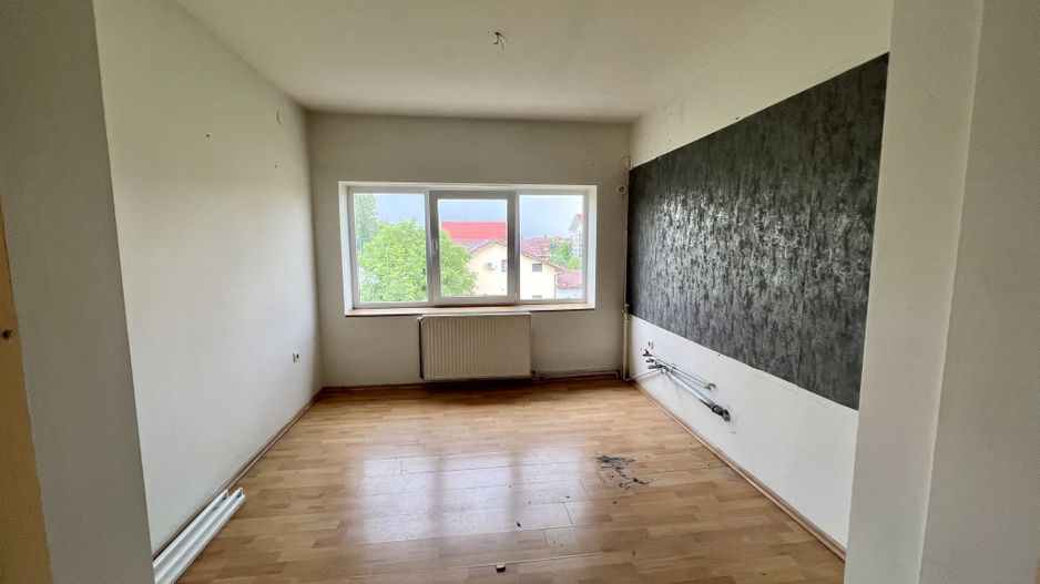 SPATIU CU MULTIPLE DESTINATII - Poză 5