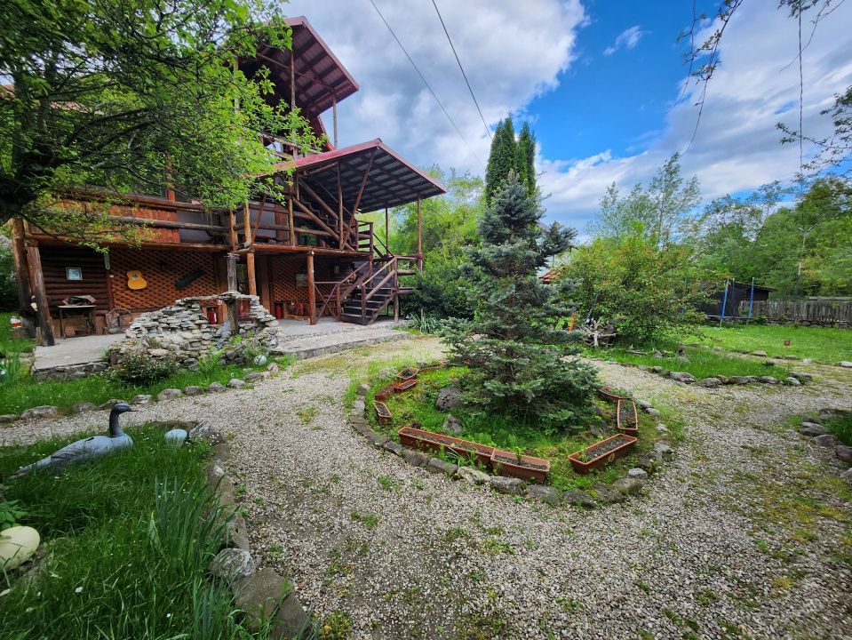 Pensiune cu Salina, Moroieni- Investitie la Cheie in Turismul Montan - Poză 2