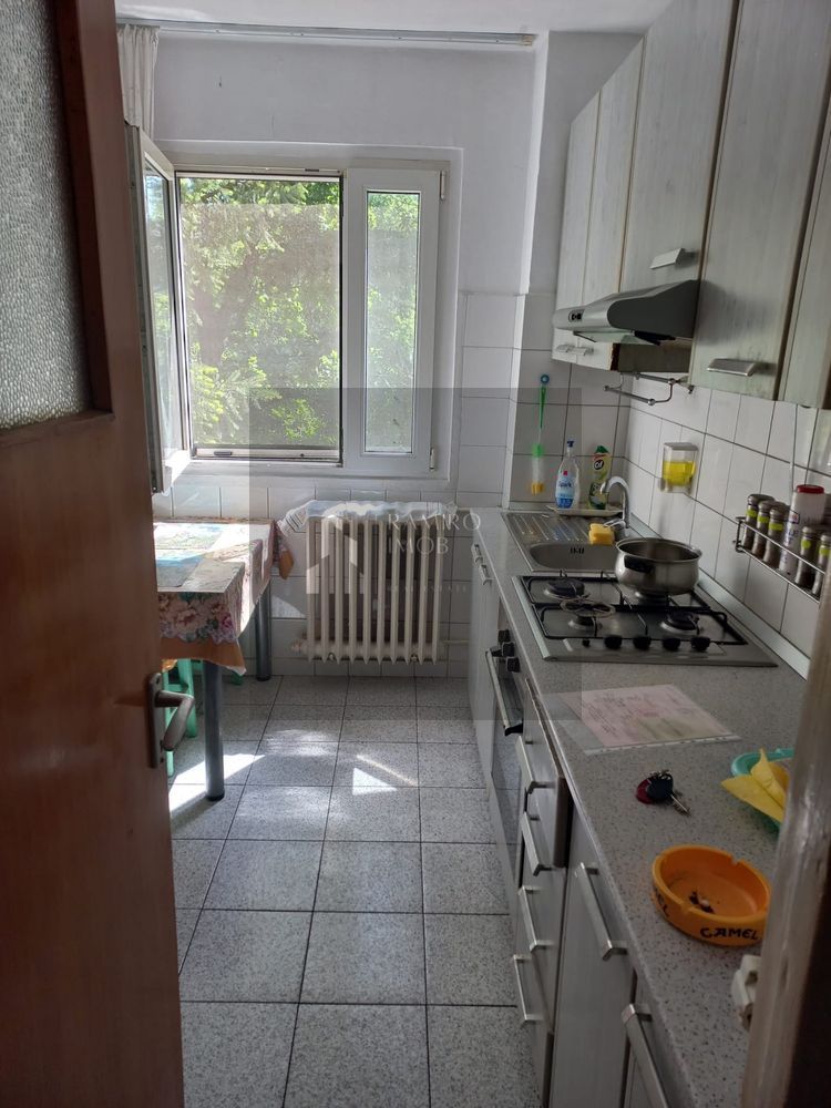 Apartament 3 camere, bloc 4 etaje, Berceni, 67mp - Poză 4