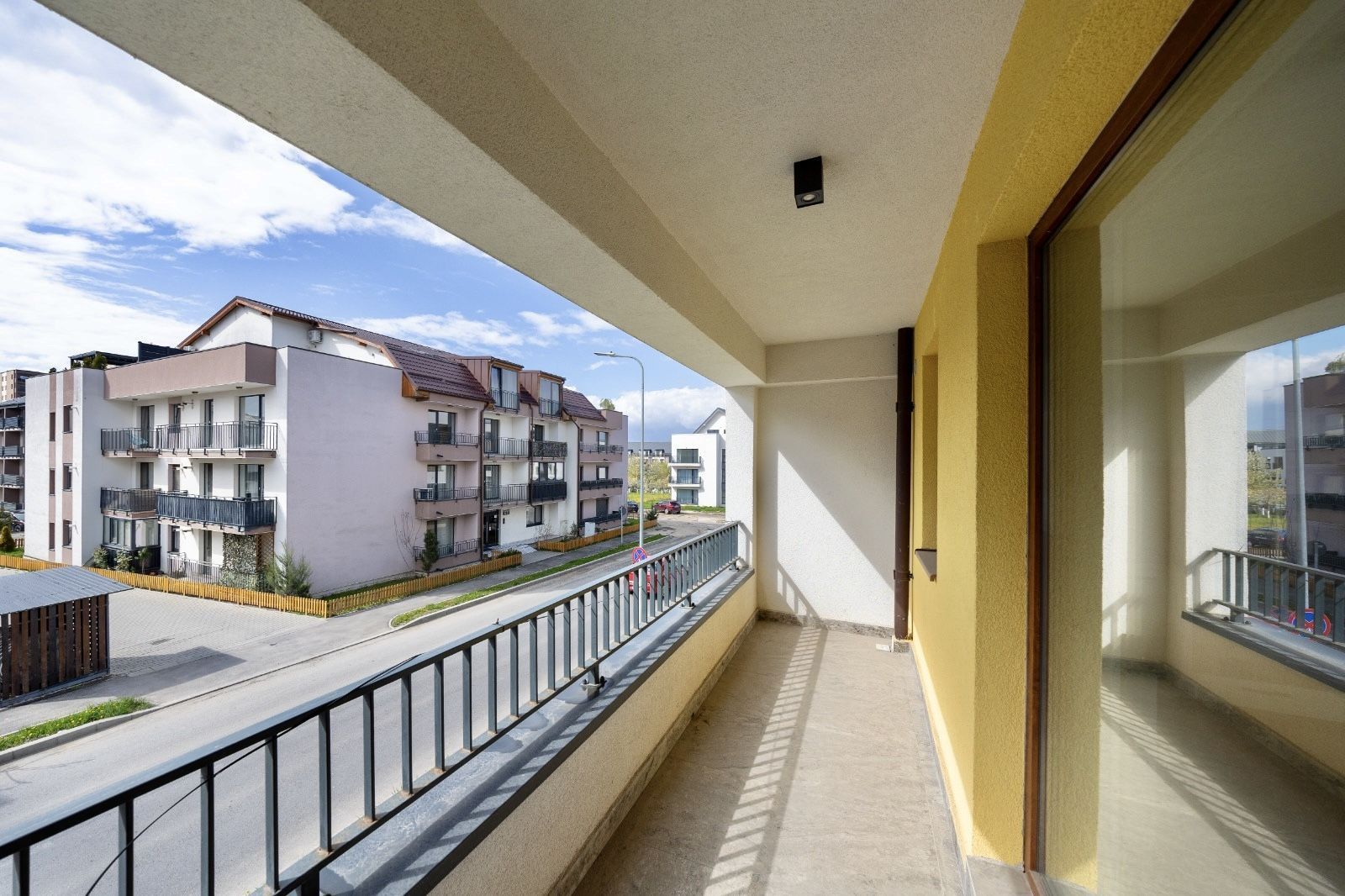 Studio 58 mp utili | 2 balcoane | Loc de parcare inclus | Zonă Coresi - Poză 13