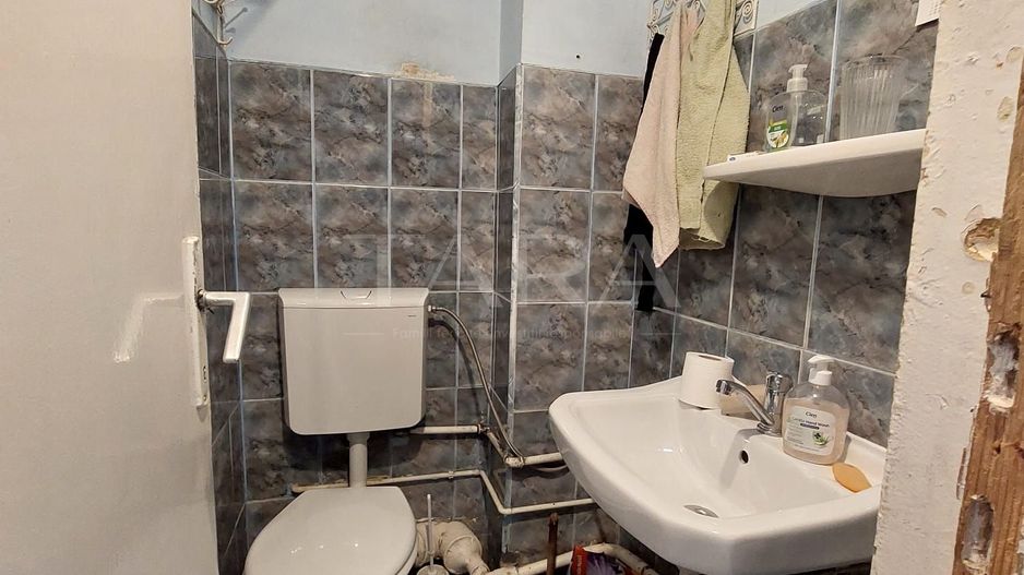 Apartament 4 camere decomandate, etaj intermediar, zonă excelentă. - Poză 8