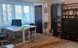 De vanzare apartament 3 camere Drumul Taberei - Poză 2