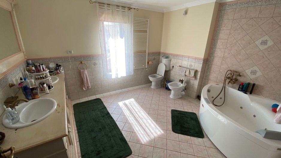 Casa in stil clasic zona Ghiroda - Poză 14