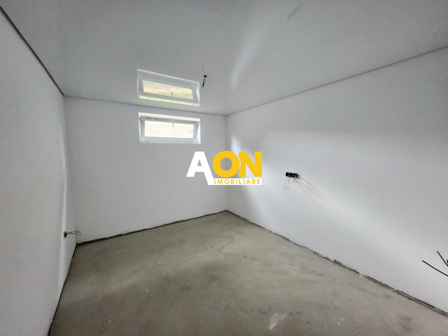De vanzare apartament 3 camere, la vila, 130mp teren, Lac Chereteu - Poză 3