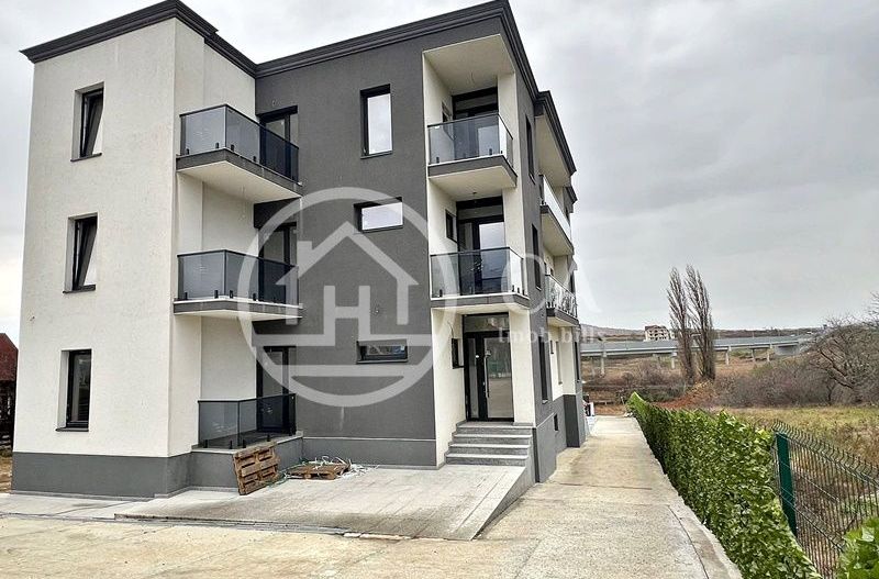 Pensiune de vânzare în Sânmartin, Oradea - Poză 1