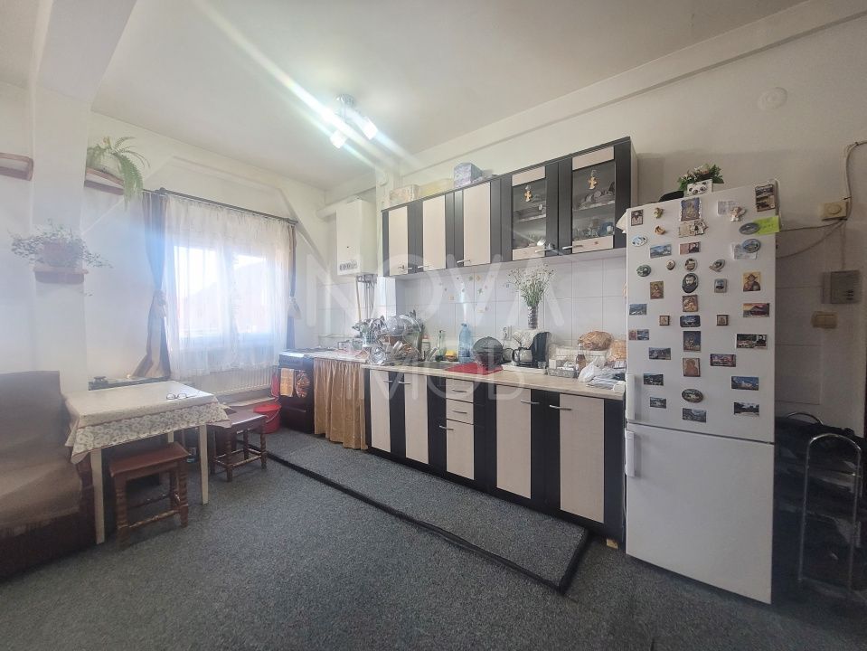 Apartament tip mansarda cu balcon, mobilat-utilat, Valea Aurie - Poză 2