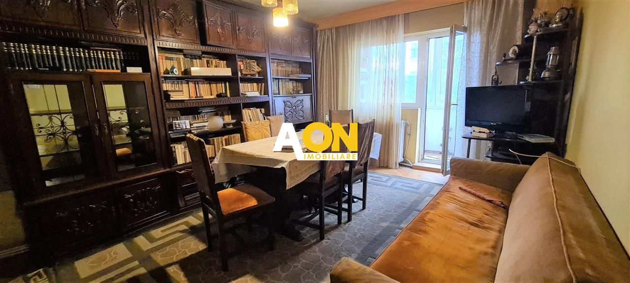 Apartament cu 4 Camere, Etaj 1, Zona Cetate - Poză 2