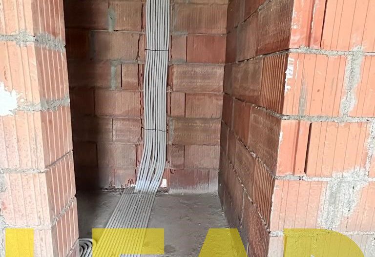 Oportunitate investitionala, Casa la rosu in Cristian! - Poză 13