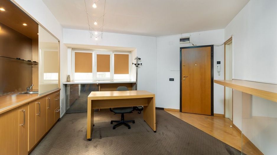 UNIRII FANTANI - 5 camere de vanzare - investitie rara si eleganta - Poză 5