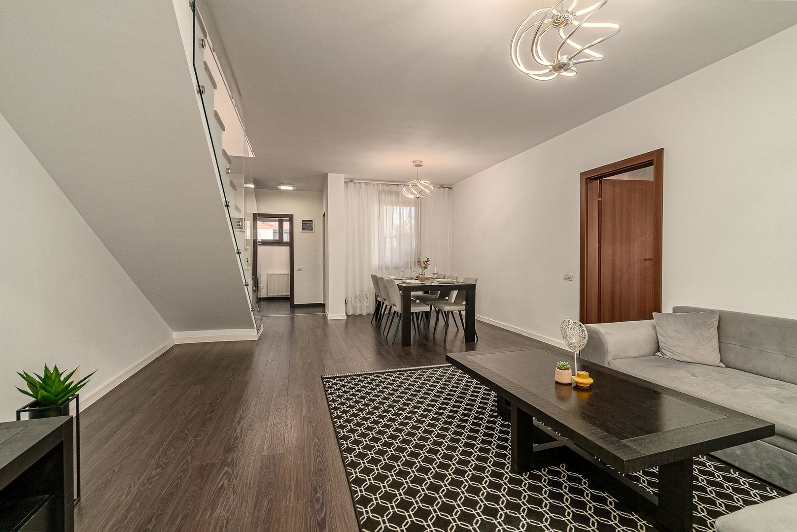 Casă ideală pentru familie–4 camere, curte amenajată, complex privat-securizat - Poză 7