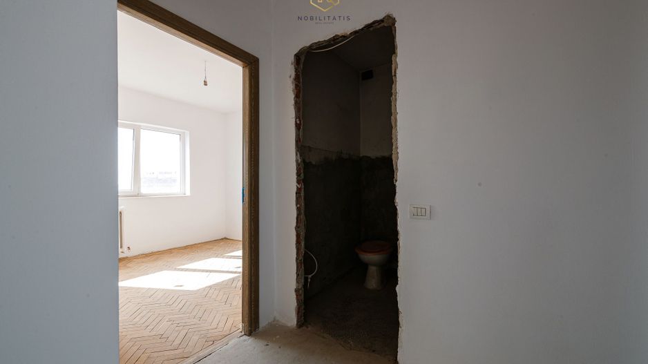 Vandut - Olimpia - Complex | 3 camere, modificat, 67 mp | Partial renovat - Poză 23