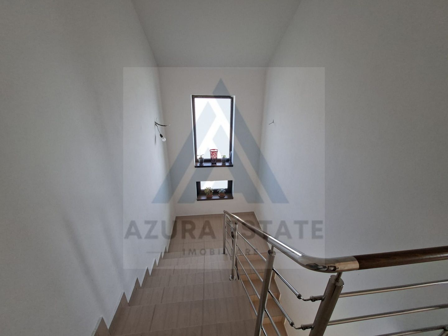 Casa intabulata 5 camere 2 bai si curte generoasa in Bavaria Park - Poză 5