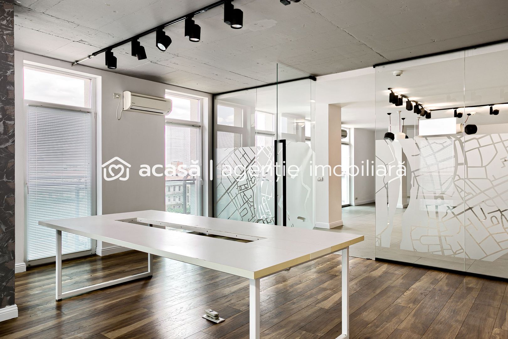 De închiriat - Spațiu ultracentral de birouri în Arad cu parcare - Poză 4