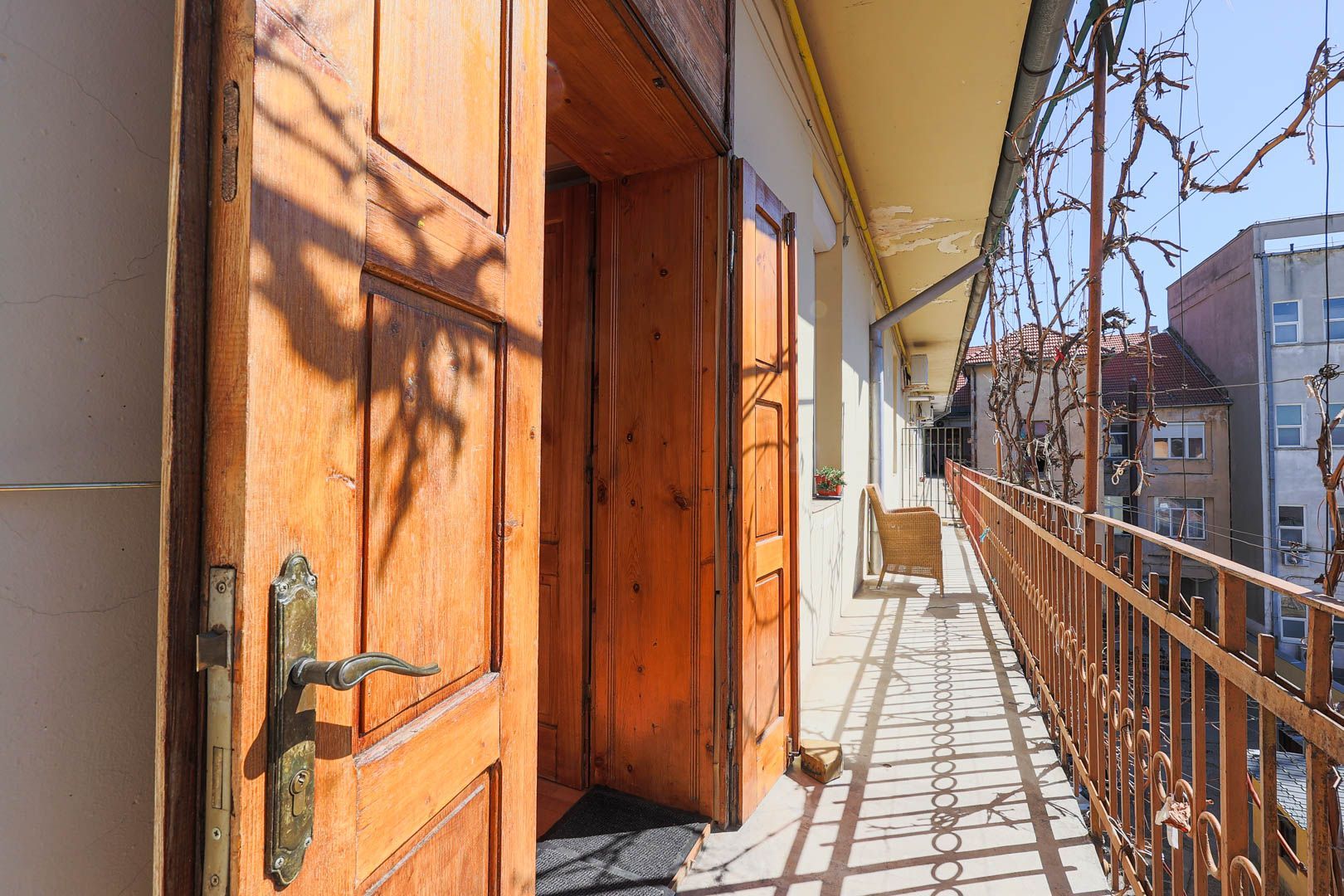 Apartament 2 camere pe Bulevardul Revolutiei - Poză 12